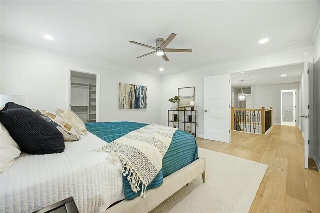 Building Photo - 1390 Tennis Ct Pl