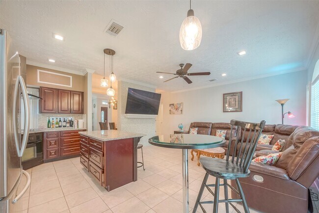 Building Photo - 5439 Fern Park Dr