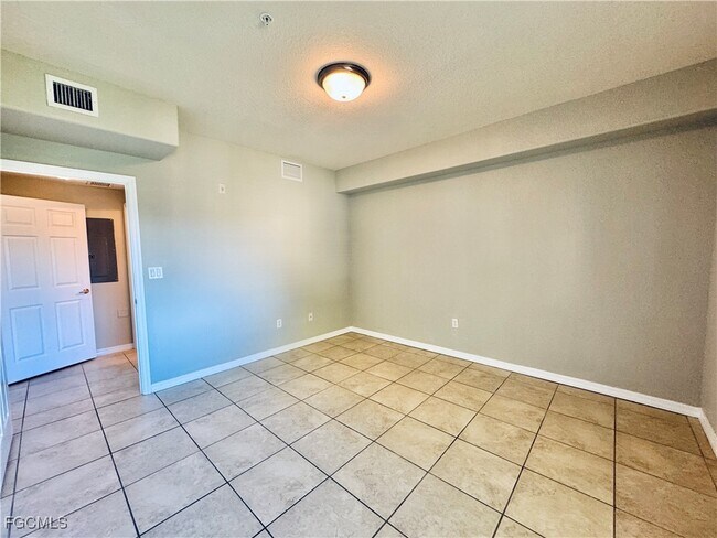 Building Photo - 13180 Bella Casa Cir