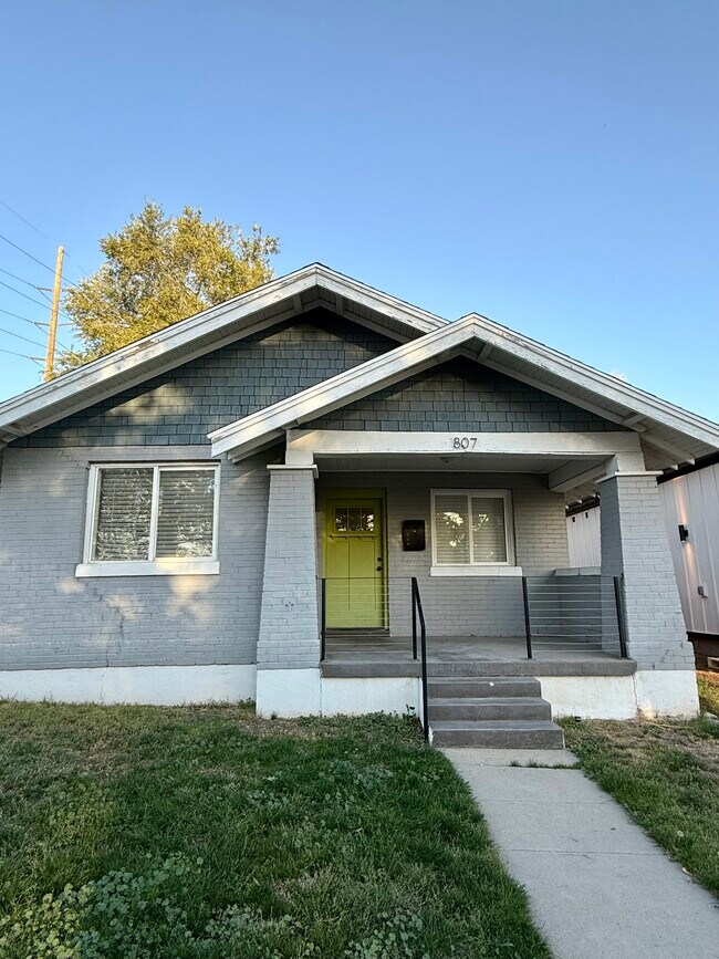 Primary Photo - 807 S McClelland St