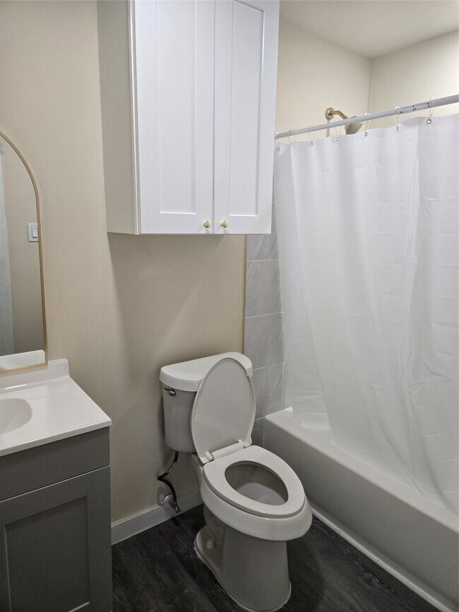 Building Photo - 2216 3rd St