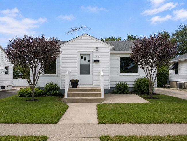 Building Photo - 1814 Nicholson St