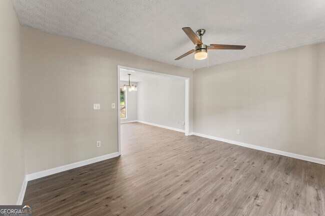 Building Photo - 174 Herscu Ct