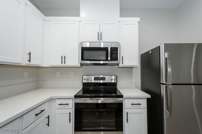 Building Photo - 1140 Sixshooter Ave