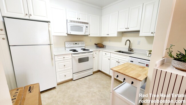 Unit #403 2bed available 2/1 - 29 Vernon St