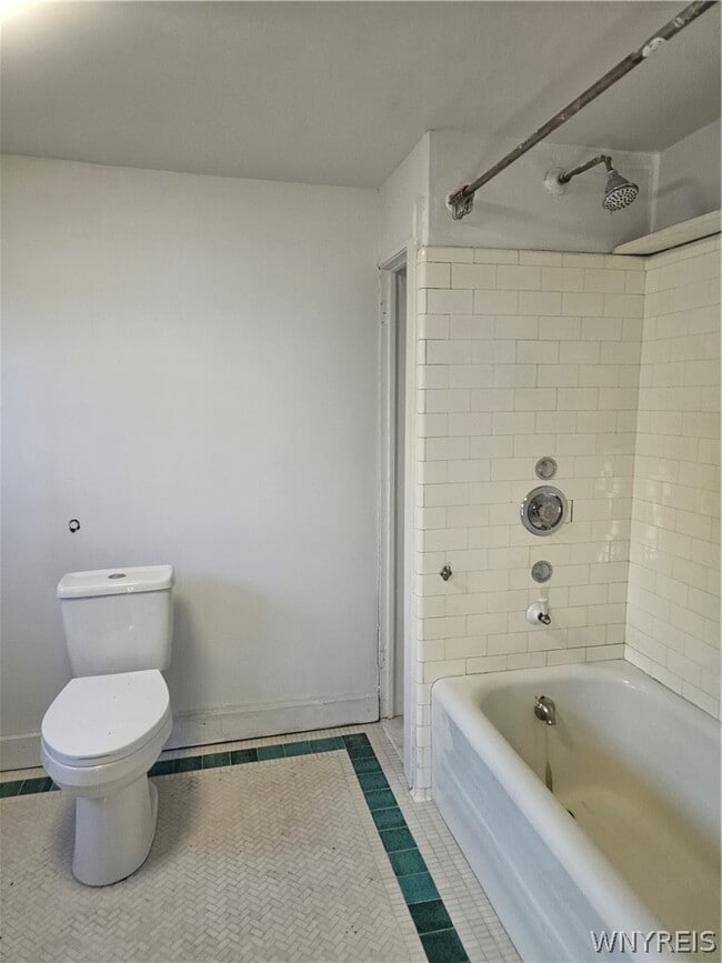 Building Photo - 714 Buffalo Ave