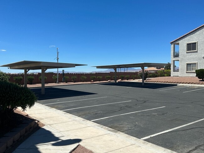Building Photo - Adorable 3 bedroom Las Vegas Nv condo
