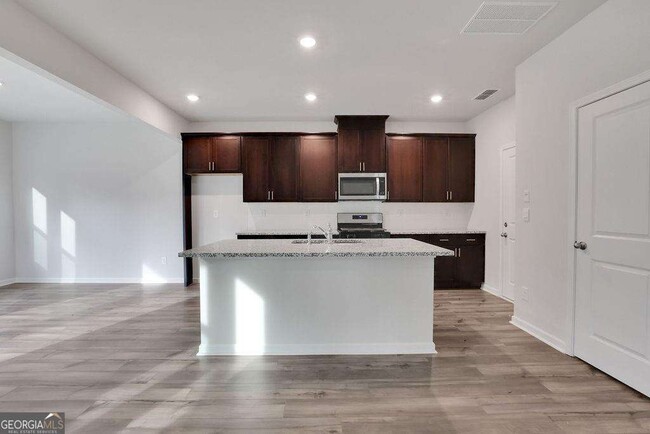 Building Photo - 291 Wells Cir