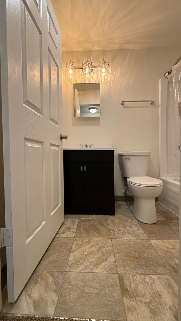 Building Photo - Upper 2 Bedroom - Elkhorn Village Apartments – Comfortable Living, Everyday Convenience