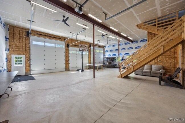 Building Photo - 5445 E Creek Rd