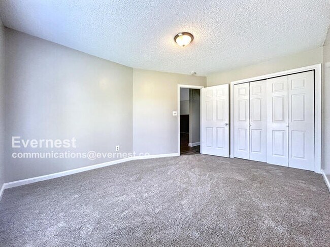 Building Photo - 19 Abbey Ln