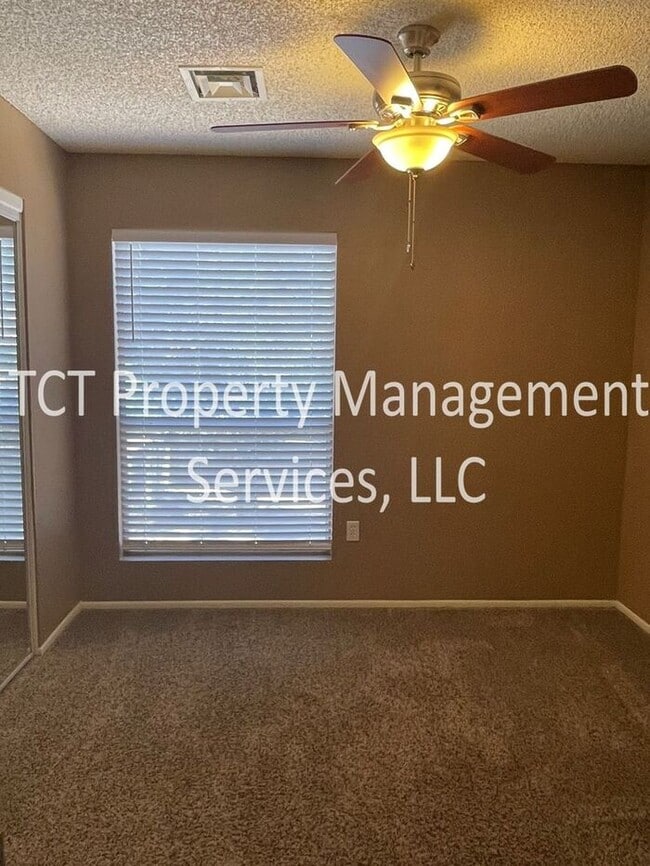Building Photo - Spacious 3 Bedroom on Cul-de-Sac!