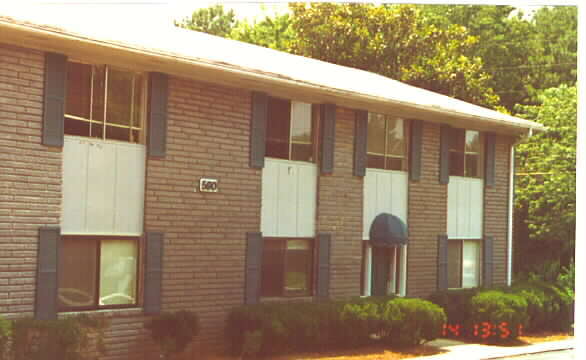 Building Photo - Hillcrest Apartments
