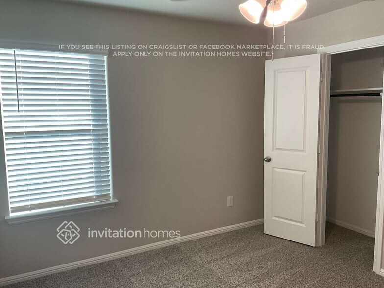 Building Photo - 224 Blanco Dr