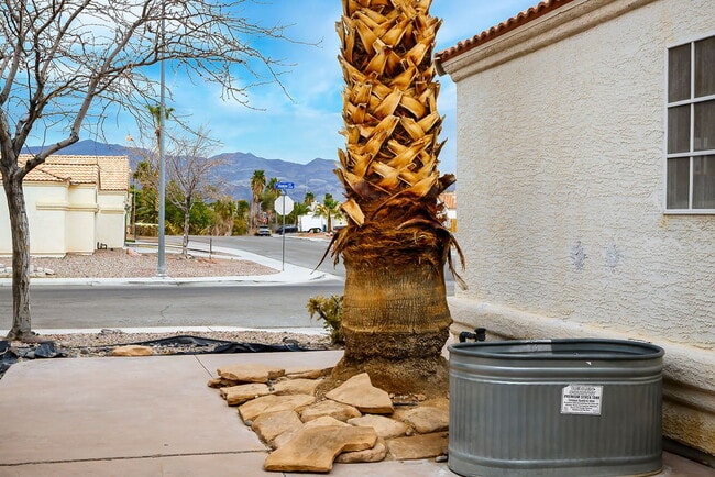 Building Photo - "Charming 3-Bedroom Oasis on Akamine Ave – Spacious 1702 Sq. Ft. with 2 Full Baths!"