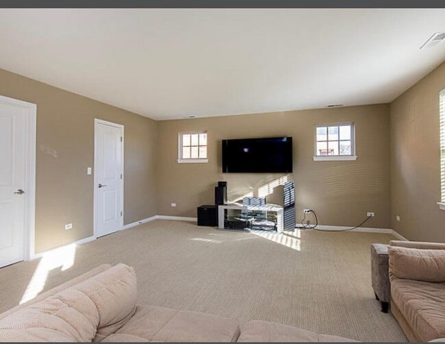 Building Photo - 7426 W Fullerton Ave