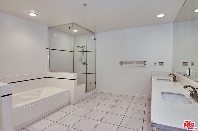 Building Photo - 333 Westminster Ave