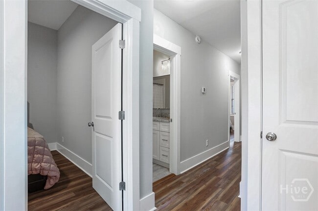 Building Photo - 537 E Congress St