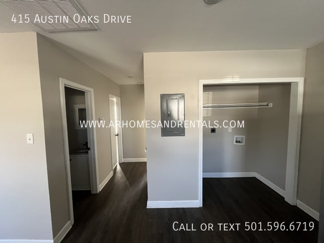 Building Photo - 415 Austin