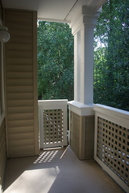 Building Photo - Bothell/Kirkland area 2nd floor 1 bed/1 bath condo with covered parking available by Jan 15th at ...