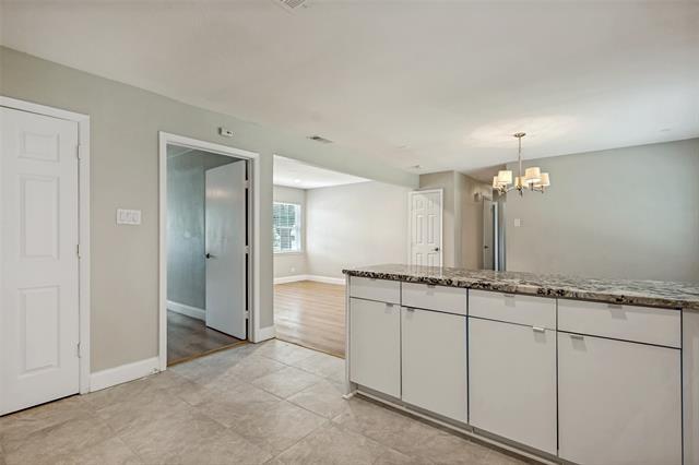Building Photo - 717 Willowbrook Dr