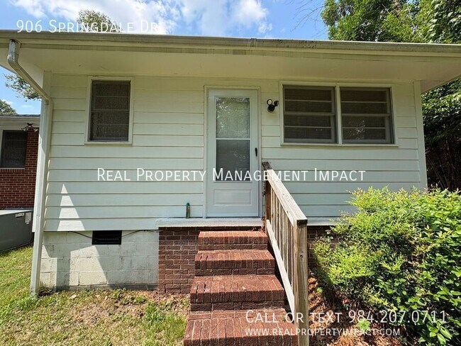 Building Photo - 906 Springdale Dr