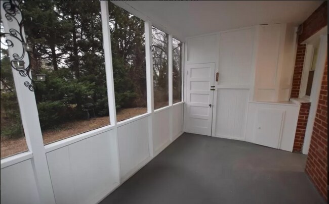 Building Photo - 4515 Avondale St