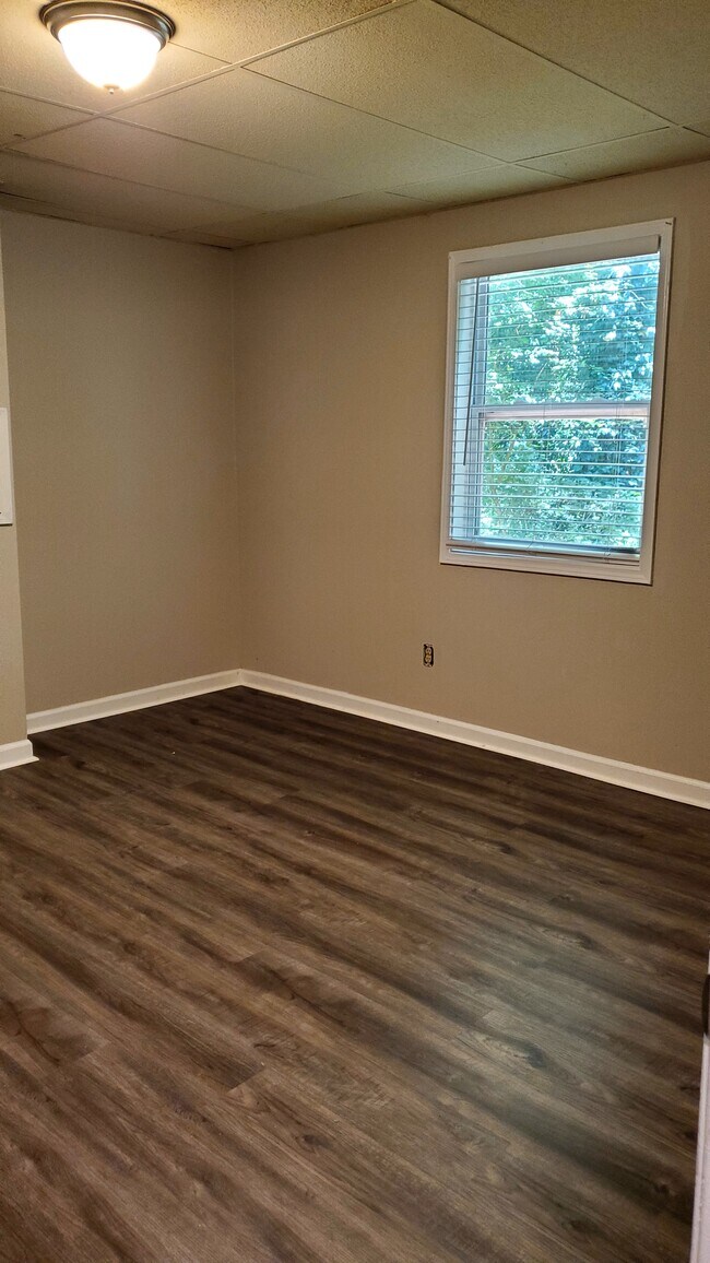 Bed #3 - 2931 Lakemont Dr SW