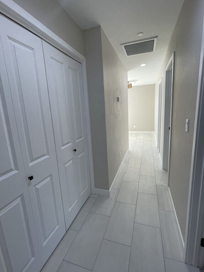 Building Photo - 21031 91st St