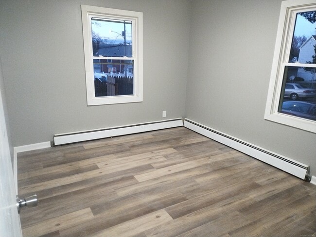 Building Photo - 48 Dupont Pl