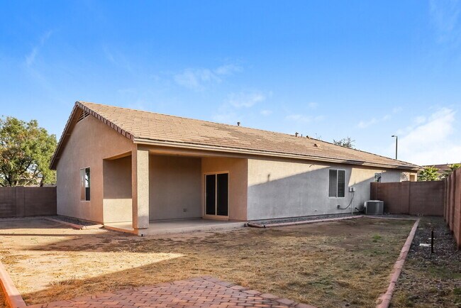 Building Photo - 33022 N Falcon Trail