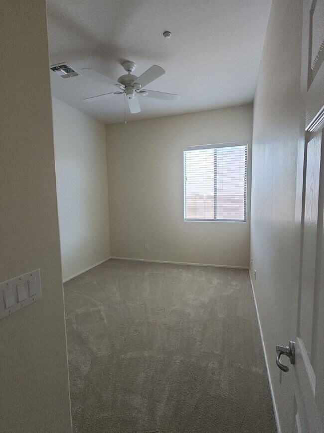Building Photo - "Charming 3-Bed with 2 Full Baths and 2,162 Sq Ft of Comfort in Vistancia Village Peoria, AZ!"