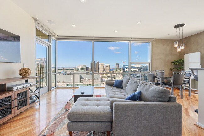 Building Photo - 321 10th Ave