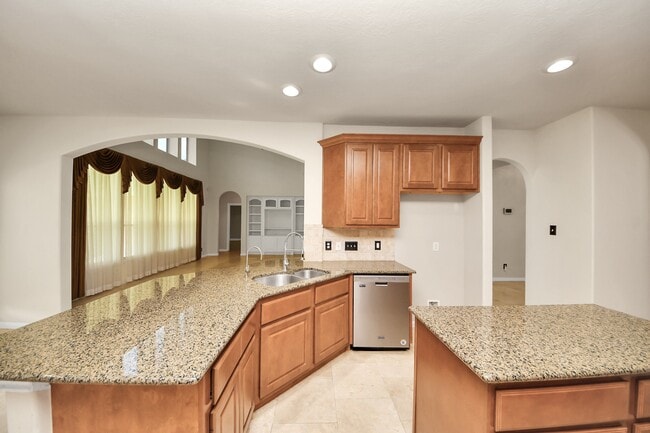 Building Photo - 2218 Longspur Ln