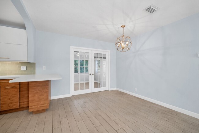 Building Photo - Beautiful home in quiet neighborhood