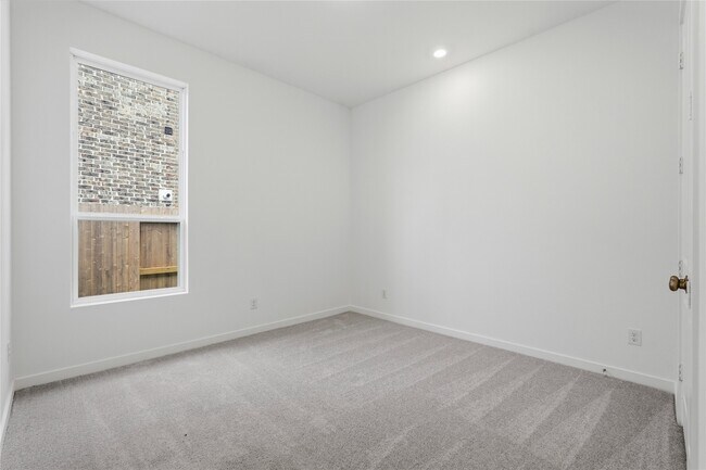 Building Photo - 4530 Sunny Hazel Ln