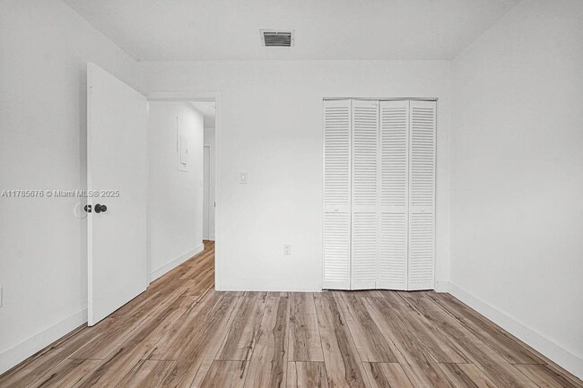 Building Photo - 128 NW 61st St