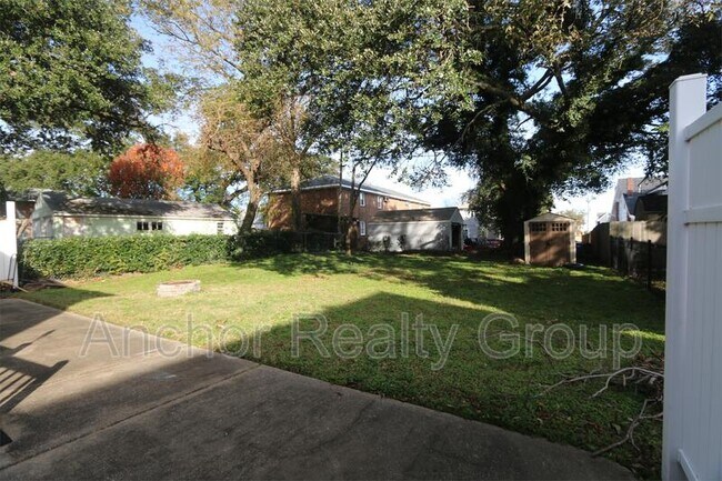 Building Photo - 1618 Kingston Ave