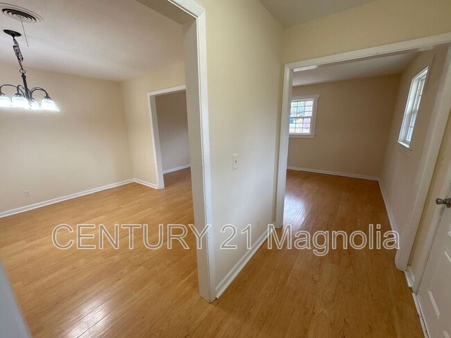 Building Photo - 500 Merrymont Dr