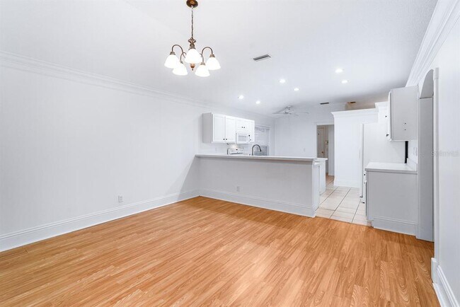 Building Photo - 295 Fareham Dr