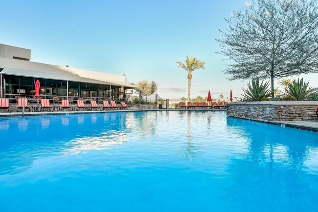 Building Photo - 7401 N Scottsdale Rd