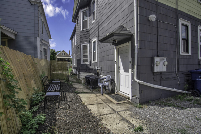 Building Photo - 134 E Delavan Ave