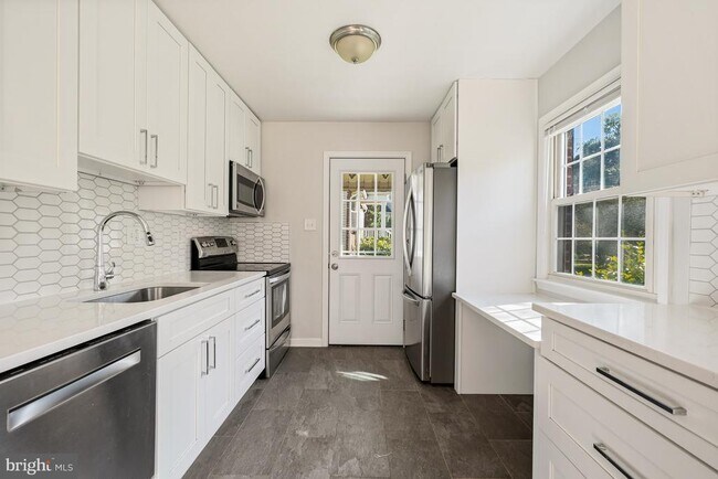 Building Photo - 4107 Mitscher Ct