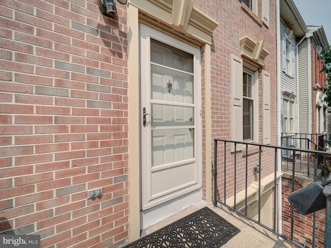 Building Photo - 3022 Kings Village Rd