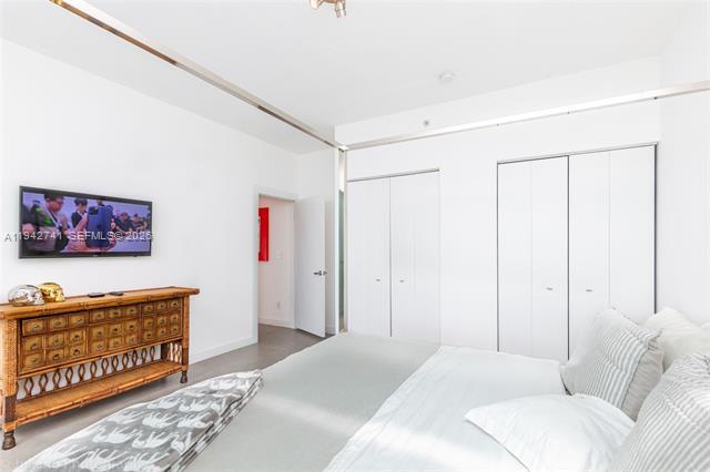 Building Photo - 690 SW 1st Ct