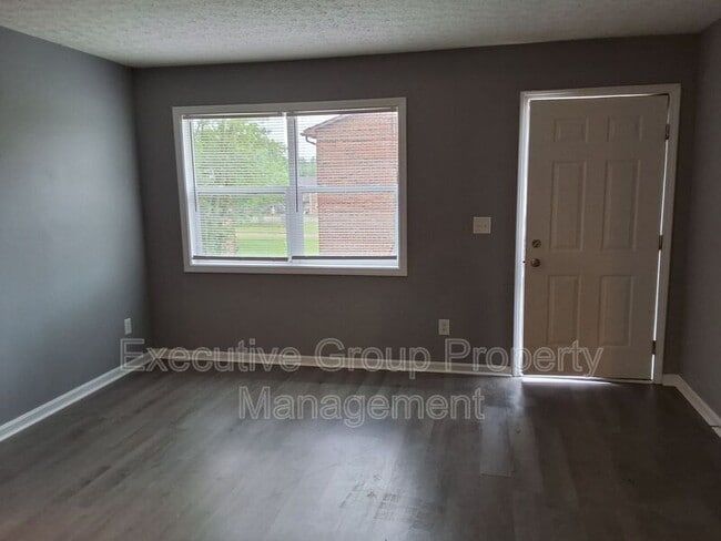 Building Photo - 355 Elmwood Dr