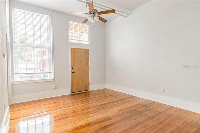 Building Photo - 1090 10th St N