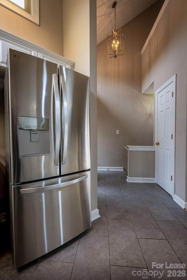 Building Photo - 14623 Waterside Dr