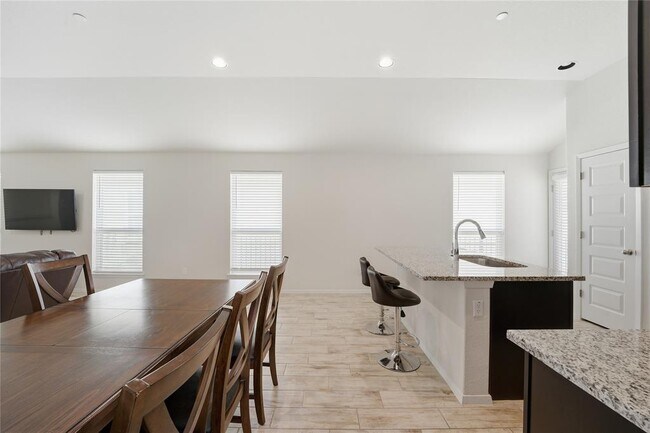 Building Photo - 2800 Joe Dimaggio Blvd