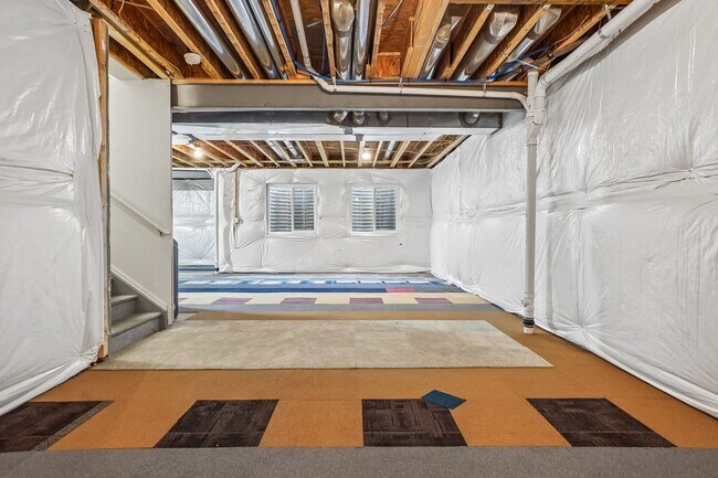 Building Photo - Luxurious Living: 2,367 Sq Ft Home with 4 Baths in Prime Location